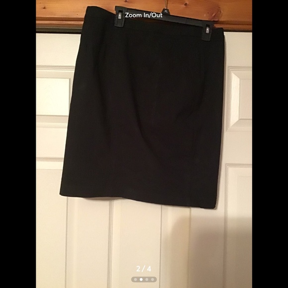 Express Alined mini skirt - Picture 2 of 3